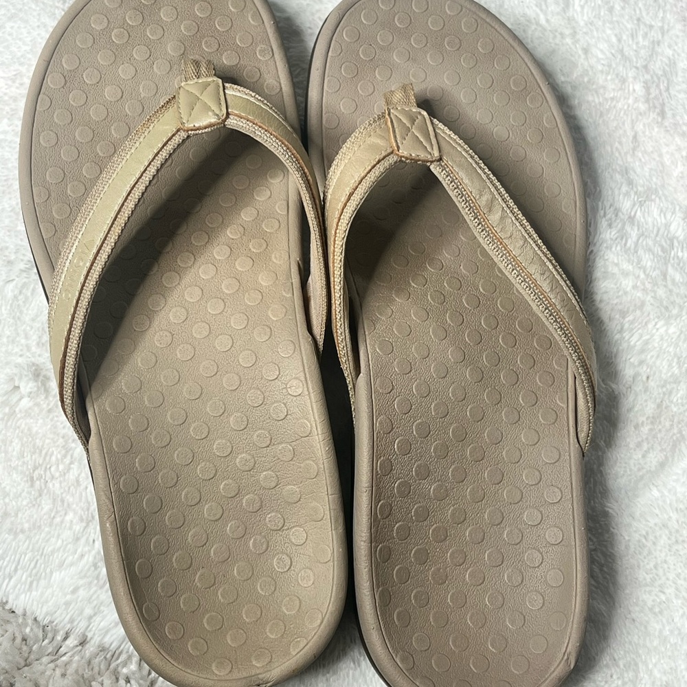 Tan Vionic Flip Flop Sandals